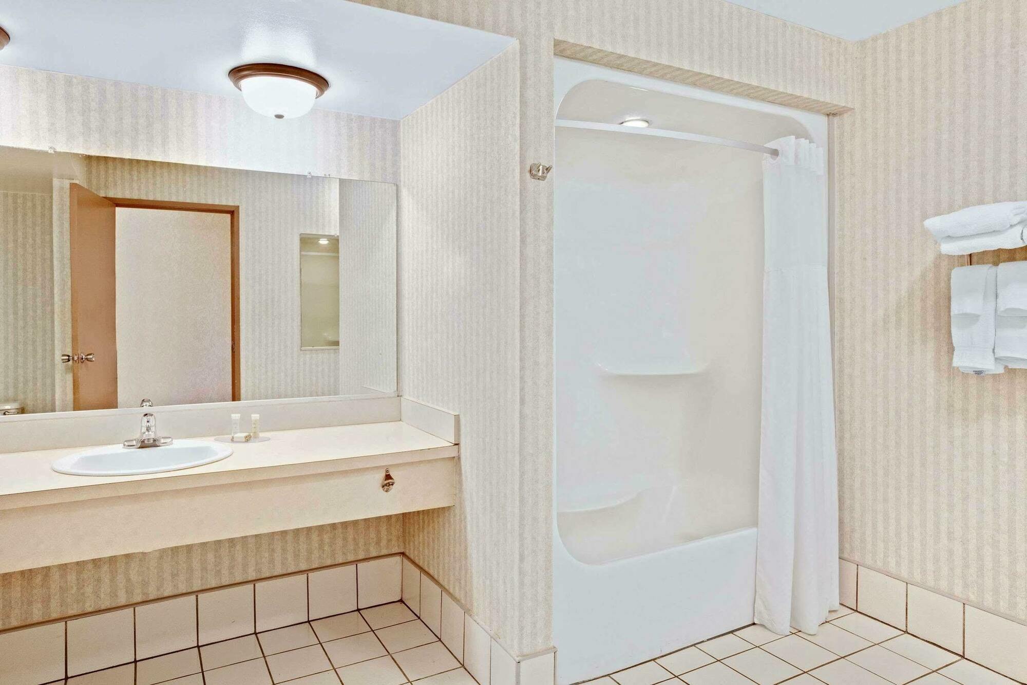 Howard Johnson By Wyndham Blackwood Near Philadelphia Luaran gambar